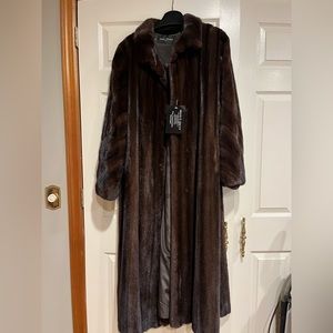 Louis Feraud full length Mahogany mink coat. No size tag but similar to large.